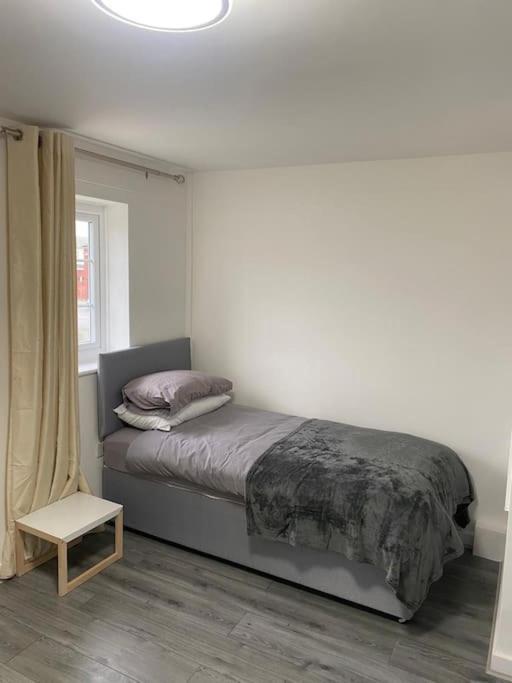 Вилла 2 Bed House Sleeps 4-5 Ливерпуль Экстерьер фото