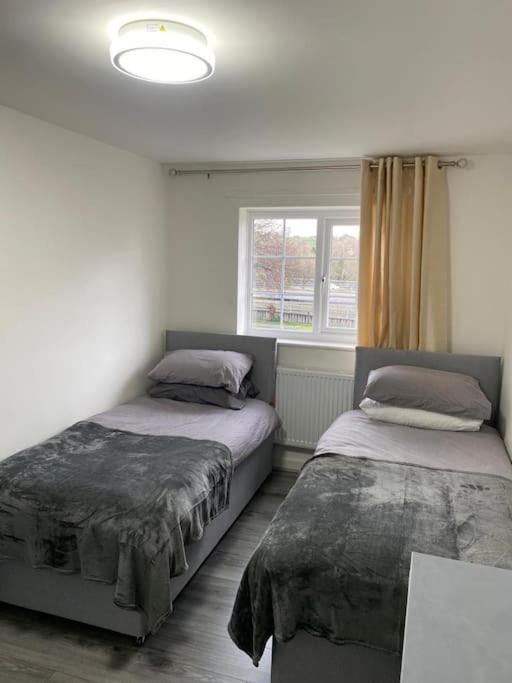 Вилла 2 Bed House Sleeps 4-5 Ливерпуль Экстерьер фото