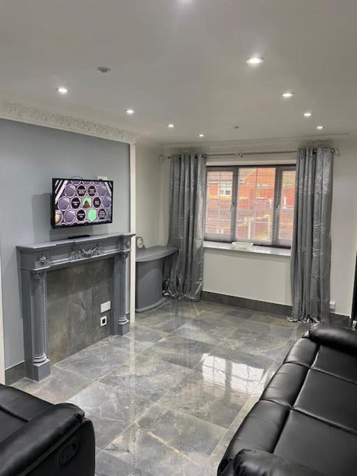Вилла 2 Bed House Sleeps 4-5 Ливерпуль Экстерьер фото